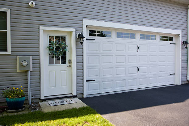 24/7 Emergency Garage Door Panel Replacement experts in Salina, OK